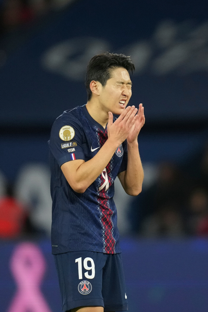Unfortunately, for Lee Kang-in, there is a good news for PSG Desiredoo and thigh muscle fracture → It is ironic that Lee Kang-in will have a chance to play