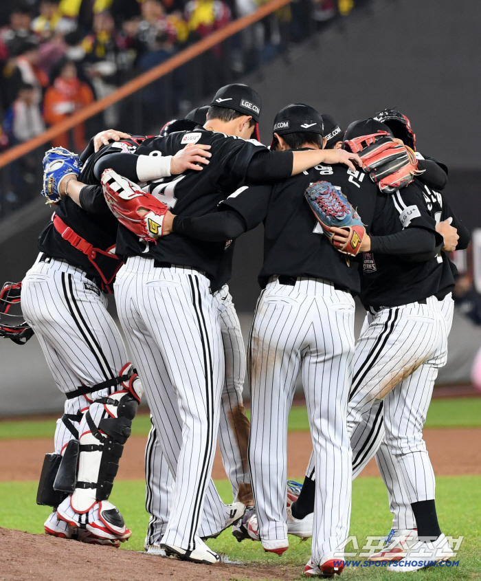 Weiss was perfect. The amount of salt is also thumbs up. We're going to come from behind to win every game.