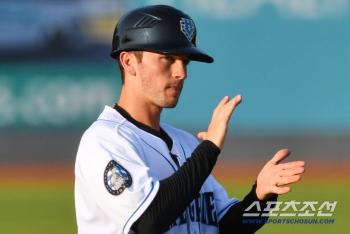 You were born three days later than Lee Woo-chan, but you're becoming an MLB manager? The youngest in 53 years. 33-year-old Butera Washington coach selected