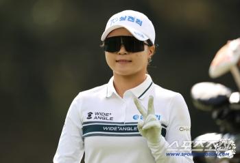 I was wondering what you did after you failed the cut... This is the first battle home of Go Ji-won, 2R lead, Samcheon-ri teammate, 2 wins, Jeong Jo-joon, hometown buff, as the wind feels...