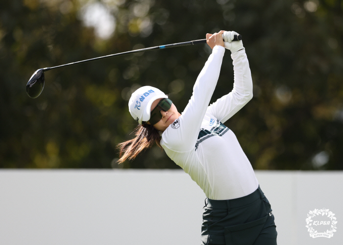 I was wondering what you did after you failed the cut... This is the first battle home of Go Ji-won, 2R lead, Samcheon-ri teammate, 2 wins, Jeong Jo-joon, hometown buff, as the wind feels...