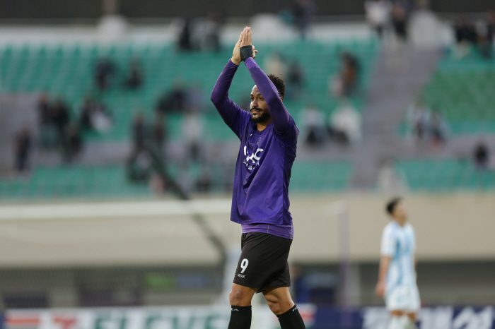 Reserves Lee Dong-kyung reported help, but Ulsan cried again...13 upset loss to Anyang, will it become a reality to go up and down PO