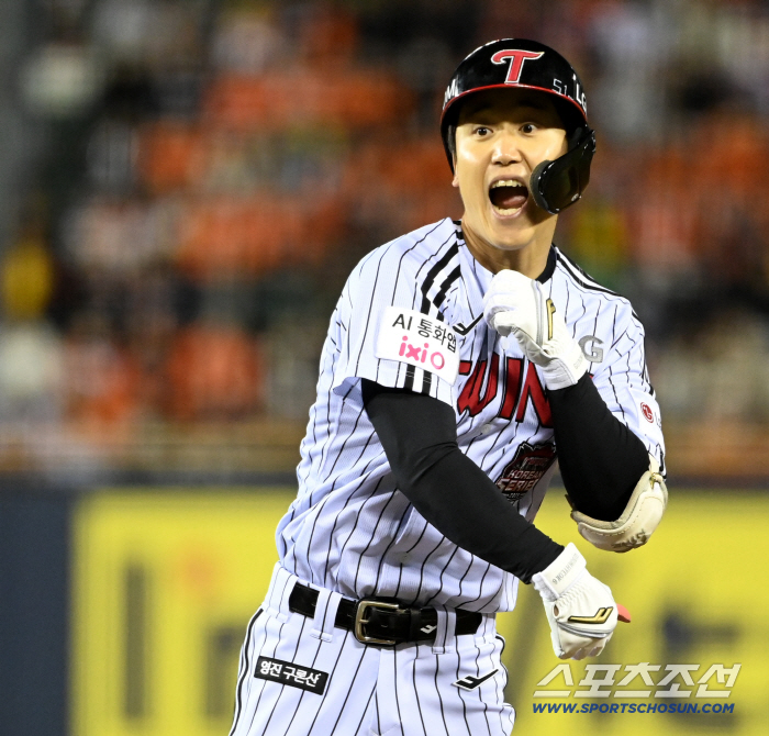 Koo Bon-hyuk, who won the Korean Series, didn't forget General Lee Yul-ye. DM? He's in the final camp.