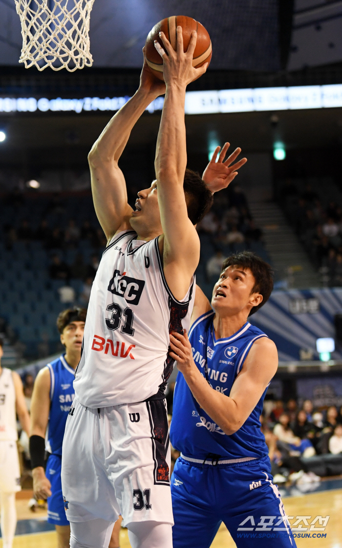  Jang Jae Seok, focus