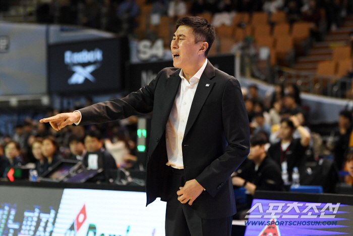  KCC manager Lee Sang-min ordered pressure