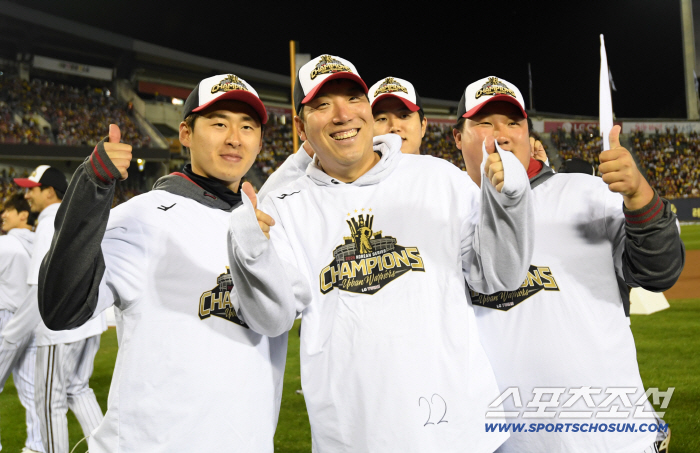  Kim Hyun-soo's winning ceremony was also recorded