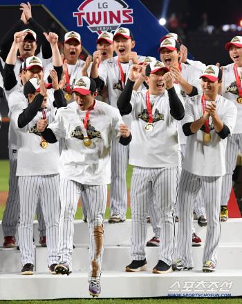 LG Oh Ji-hwan, Kim Hyun-soo, President of Heo Gu-yeon, smiles at his sense
