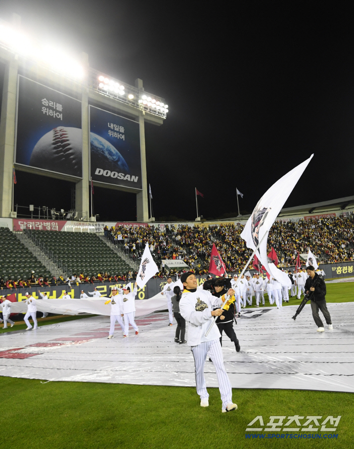  LG Twins Back in Jamsil After Winning