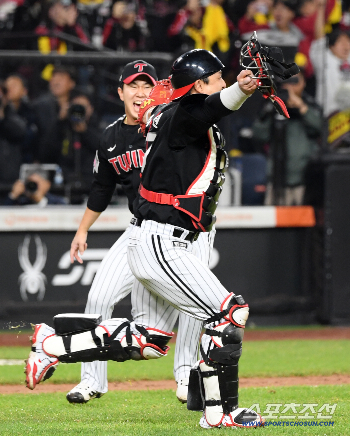  LG Twins Yoo Young-chan and Park Dong-won's happy moment