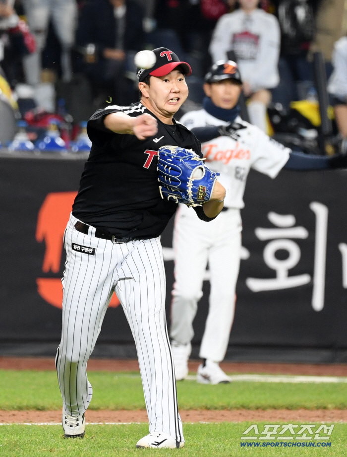  LG's last out count, Yoo Youngchan