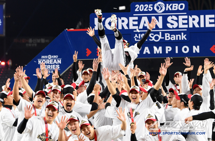  'Park Hae Min, the captain of the Korean Series, rinses.'