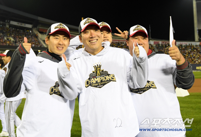  Precious memories with Kim Hyun-soo's LG colleagues