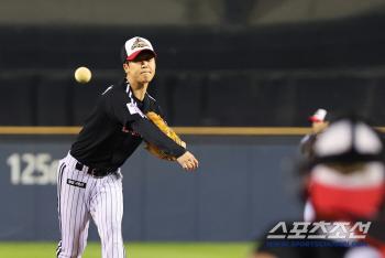 Chirinos is a catcher? Shortstop Lim Chan-kyu's super catch. Chun Sung-ho's ground home run. The winning event became more perfect with the players' surprise ideas
