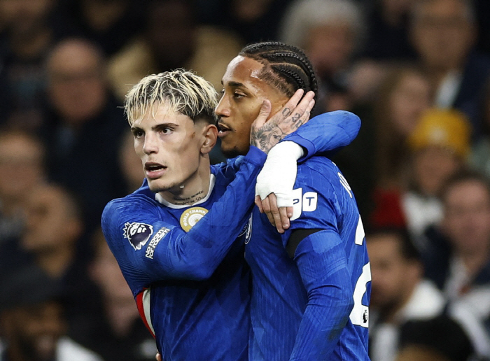 The culprit is Son Heung-min's 7th successor, London derby, with a terrible performance, xG 0.05 Tottenham, and 01 defeat to Chelsea → Frank's angry water bottle kick