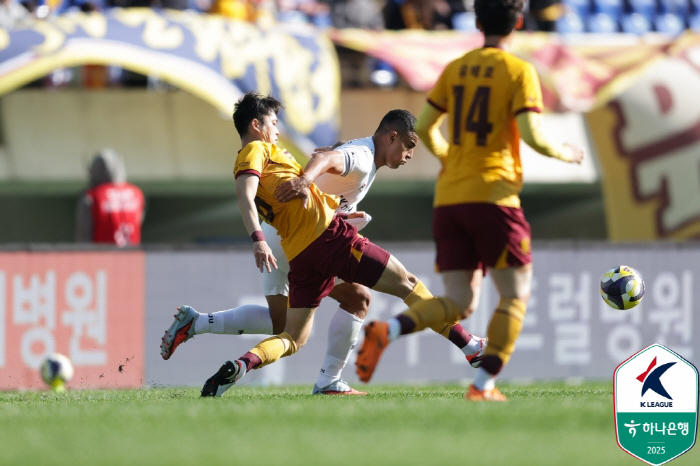  Jeonghyo's magic is crazy! Gwangju and Jeju match against each other in the first half → 20th half of the second half to stay...Fried Jonsson's debut goal