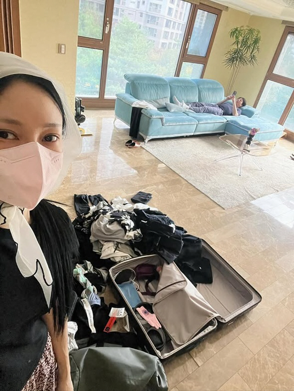 Kim Yeon-ji, ♥ Instead of Yoo Sang-moo, organize your carrier laundry..Are you a housekeeper or a fan