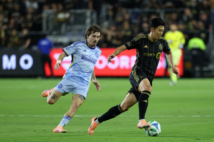 Official announcement, good thing Son Heung-min turned down Saudi 200 billion! Son Messi-level player → Sonny raises the honor of the family