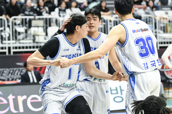  Gas Corporation's extreme all-in strategy worked. Korea Gas Corporation won 71-60 against KT. Korea Gas Corporation's brinkmanship, how to poke KT's Achilles tendon