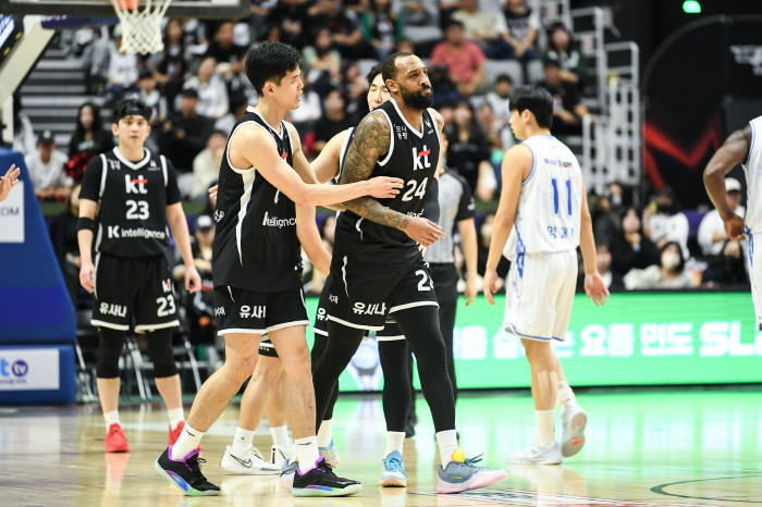  Gas Corporation's extreme all-in strategy worked. Korea Gas Corporation won 71-60 against KT. Korea Gas Corporation's brinkmanship, how to poke KT's Achilles tendon