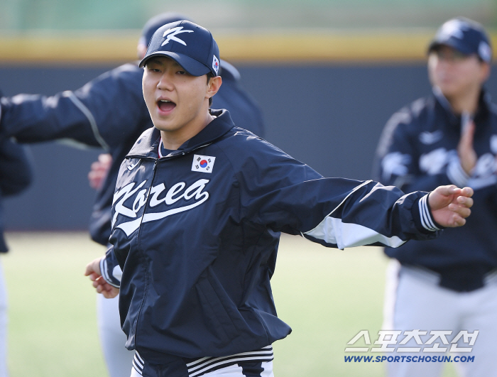  Bae Chan-seung, the youngest member of the national team