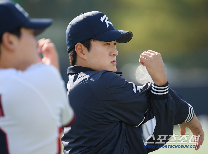  Kim Taekyeon feels the weight of the national flag
