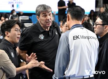 What a reversal of a decision already made! The outrage of the gentleman on the court, the authority of the judge who has broken down himself...A master's stern act. 