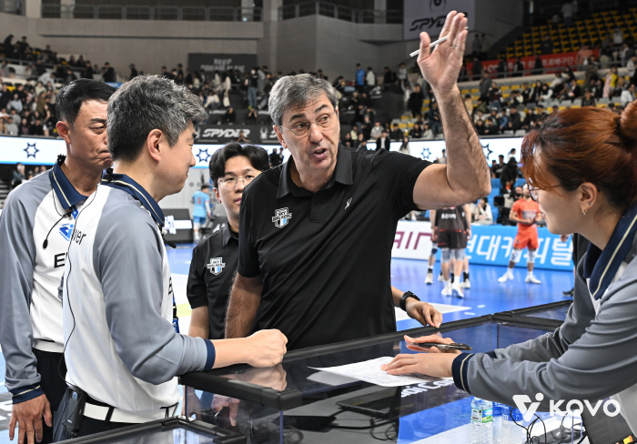 What a reversal of a decision already made! The outrage of the gentleman on the court, the authority of the judge who has broken down himself...A master's stern act.