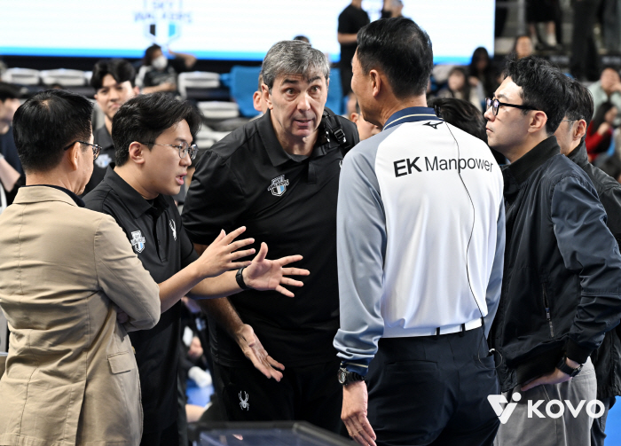 What a reversal of a decision already made! The outrage of the gentleman on the court, the authority of the judge who has broken down himself...A master's stern act.