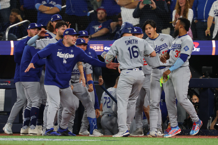 Yamamoto's winning Dodgers 2nd consecutive WS victory! Kim Hye-sung's algebraic ratio is the joy of the winning ring.