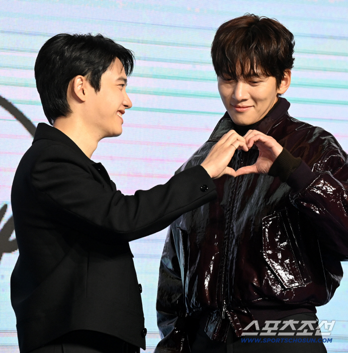 A heart of handsome sculptures, Do Kyung-soo, Ji Chang-wook, a shy smile