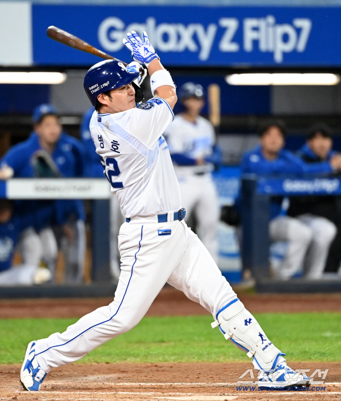 I'm going to stand on the ground in another way...Should I open the second act of baseball life as a leader