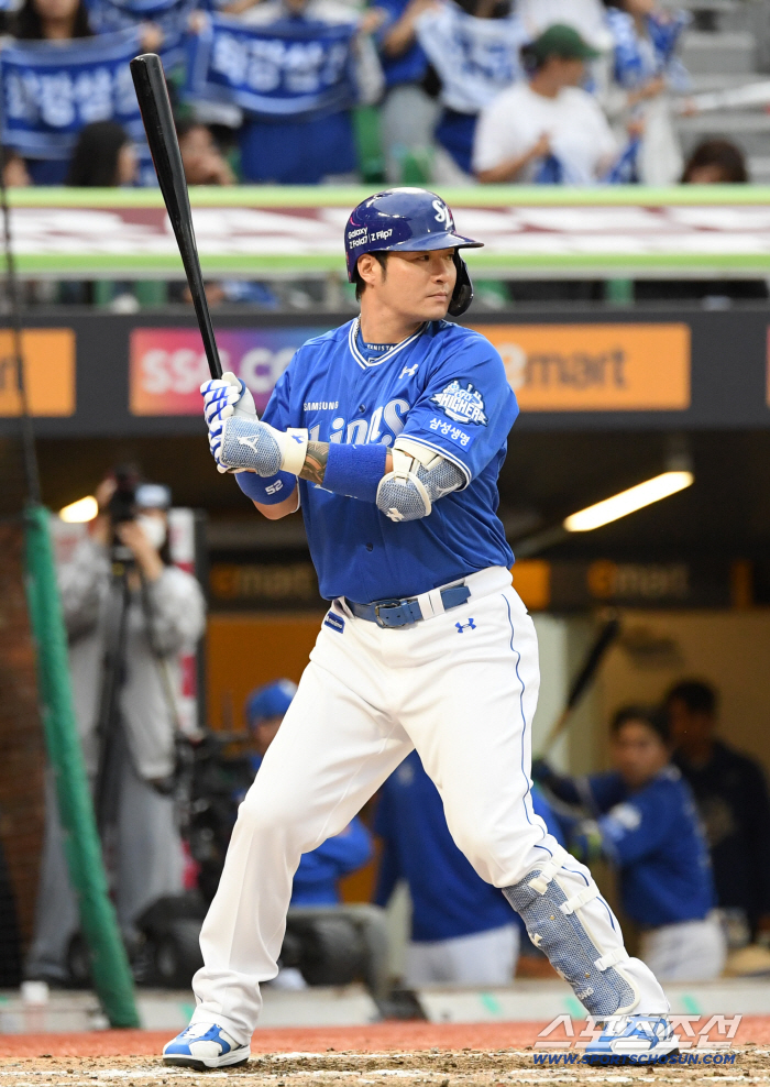 I'm going to stand on the ground in another way...Should I open the second act of baseball life as a leader