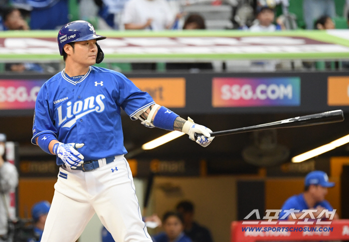 I'm going to stand on the ground in another way...Should I open the second act of baseball life as a leader