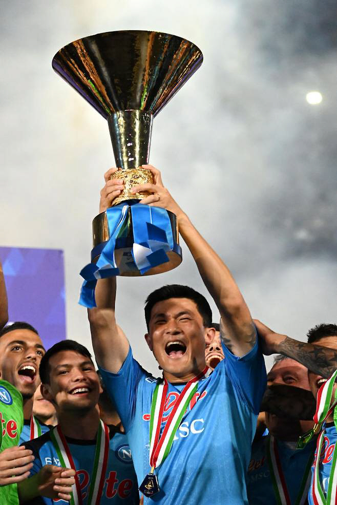 Kim Minjae's life-changing transfer rumor! Coach Shinhwa, who is the best defender at Wolkle Serier, calls for KIM again. Come to Juventus