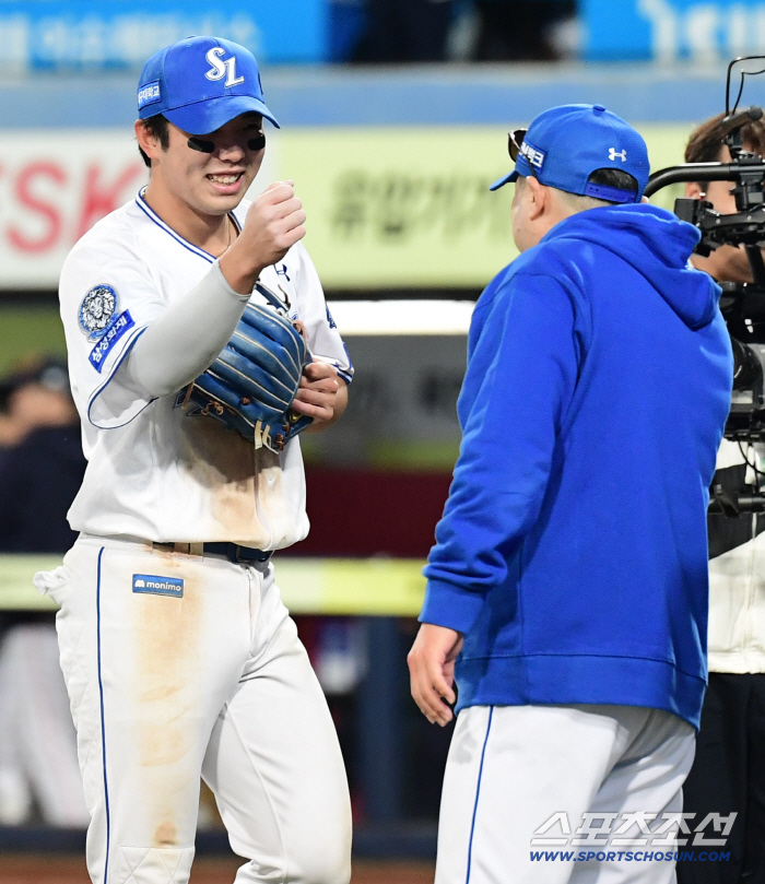  Park Jin-man officially launches 21 year contract with Samsung for up to 2.3 billion won → tries to win the Korean Series next year