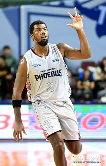  Hammons made a 3-point shot