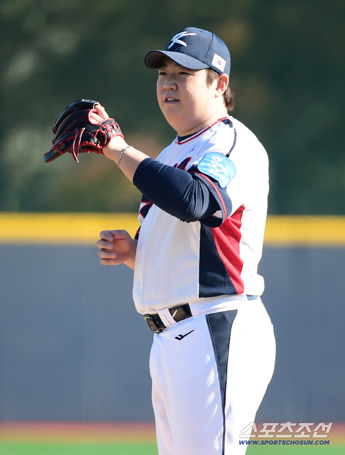  Training in a national team uniform that is beneficial