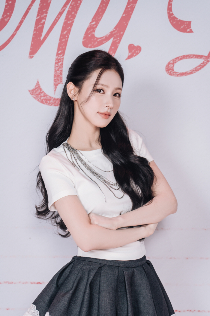 MY with both visual and creative skills, Rubber Mi-yeon...After 3 years and 6 months, I'll make a lovely solo comeback (comprehensive)