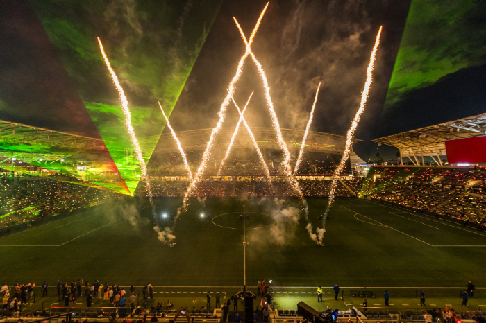 Son Heung-min, K-pop, and K-food meet perfectly...LAFC BMO Stadium with 22,000 people