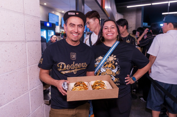 Son Heung-min, K-pop, and K-food meet perfectly...LAFC BMO Stadium with 22,000 people