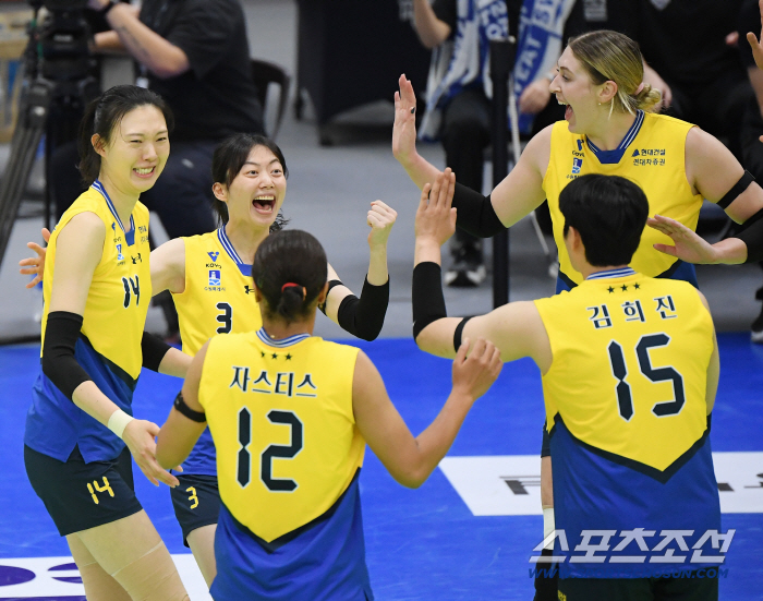 Industrial Bank of Korea (IBK) has won three consecutive games...Hyundai Engineering & Construction Shutout Complete Win No. 1 Jump
