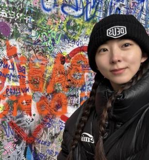 Kwon So-hyun only opened her mouth for 9 years after 4Minute's disbandment. Great job He cries at the first word. 