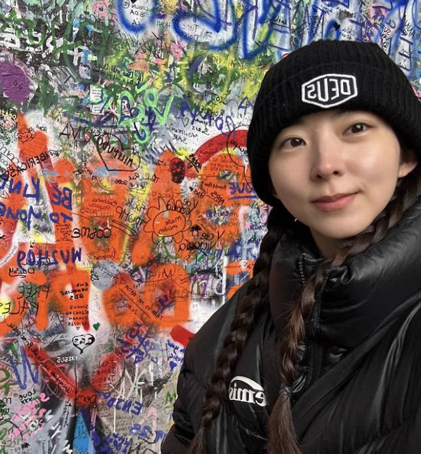 Kwon So-hyun only opened her mouth for 9 years after 4Minute's disbandment. Great job He cries at the first word. 