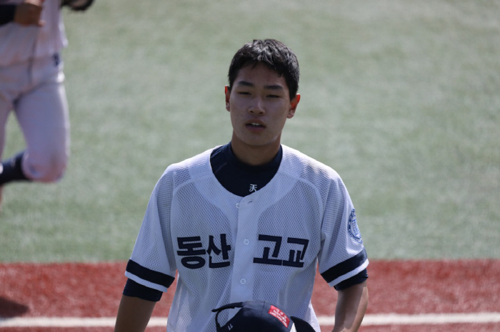 Lotte 1R rookie Shin Dong-gun supports 47.2% of judges who won the Choi Dong-won Award in high school...I held 10 million won in my arms