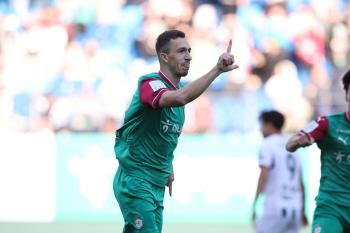  Daejeon's special DF Anton with one goal and one assist, K League 1 35 rounds out of star K League 2's 37th round MVP is Kimpo's Lewis