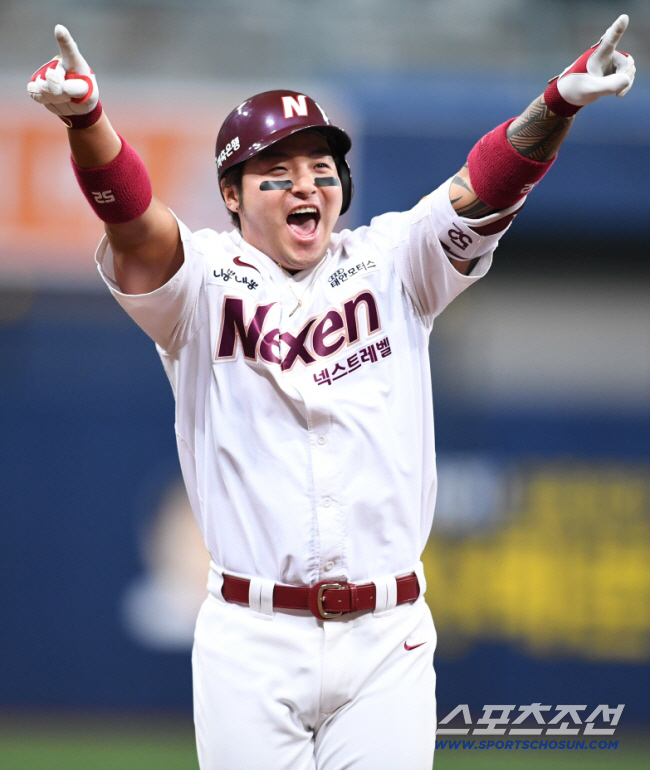 The people who declare their retirement in a surprise move, are you returning to Gocheok Dome where your soul is gloomy? Players and coaches aren't working. How?