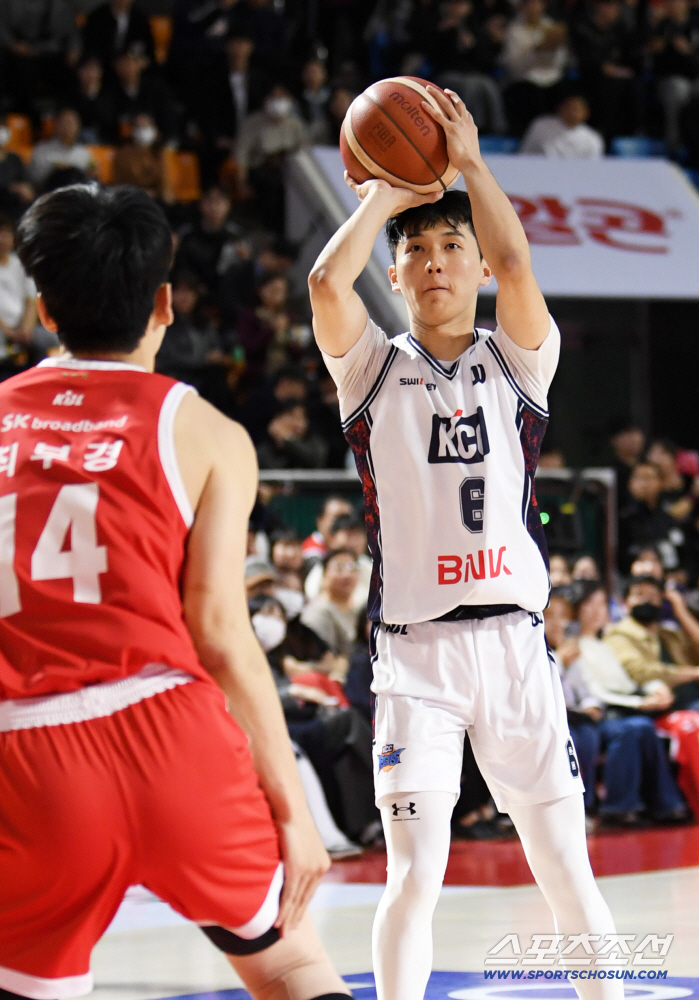  Choi Jinkwang's 3-point shot