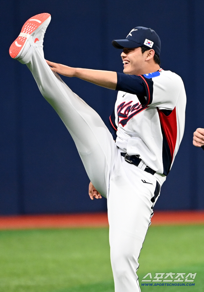  Dongjoo Moon, you're flexible, right?