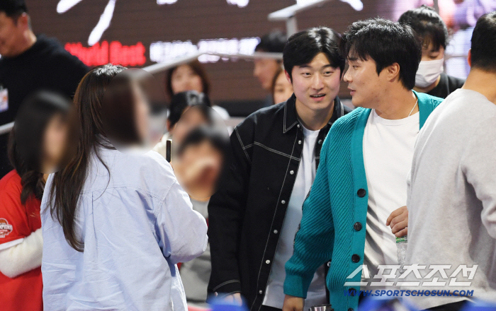  Kim Ha Sung's fan service is special