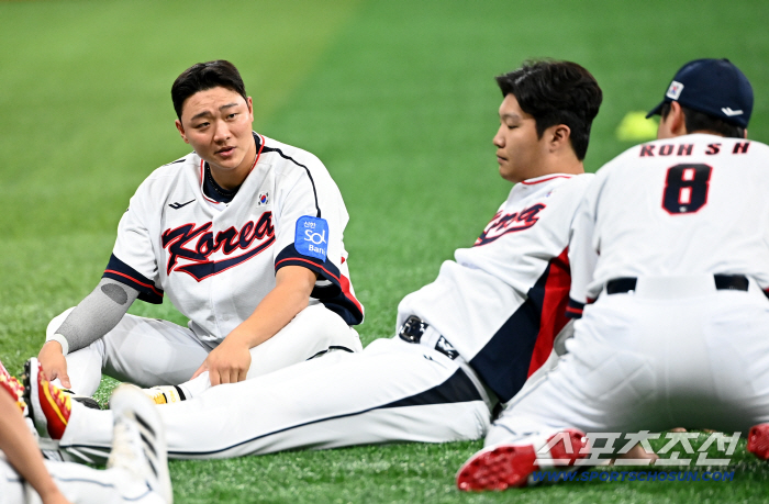  Lee Jaewon, Moon Bokyung, Noh Sihwan, finally as a whole group